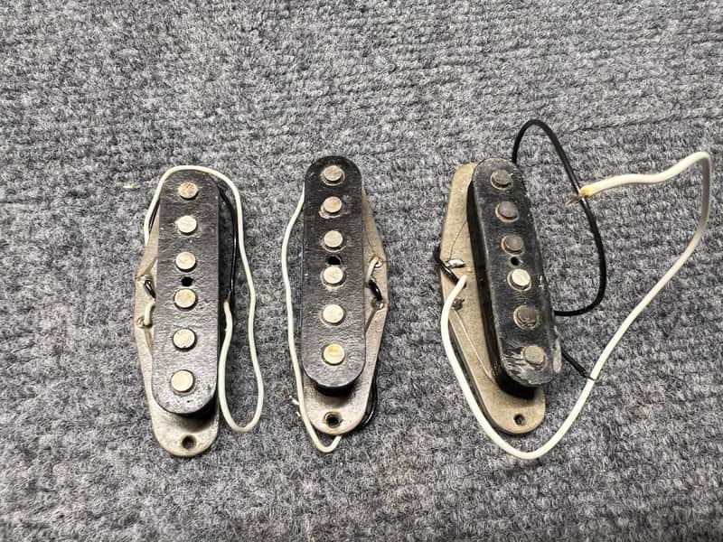1976 Fender Stratocaster Pickups - Grey bottom image 1