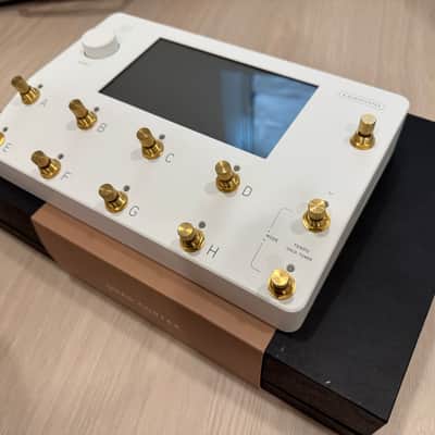 PRE-OWNED Neural DSP Quad Cortex Limited Edition White & Gold imagen 3