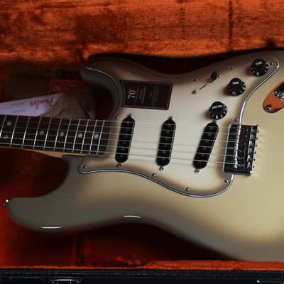 Fender 70th Anniversary Vintera® II Antigua Stratocaster® - Antigua image 9