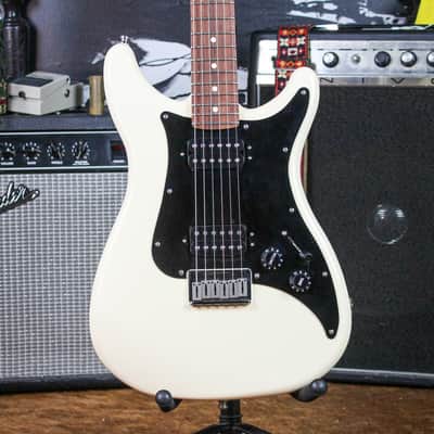 Preowned 2020 Fender Player Lead III Electric Guitar - Olympic White w/ HSC image 2