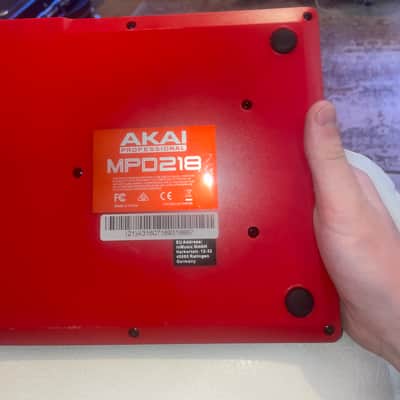 Akai MPD218 2015 - Present - Black image 4