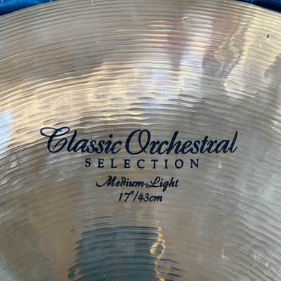 Zildjian 17" Classic Orchestral Selection Medium Light Pair Brilliant image 6