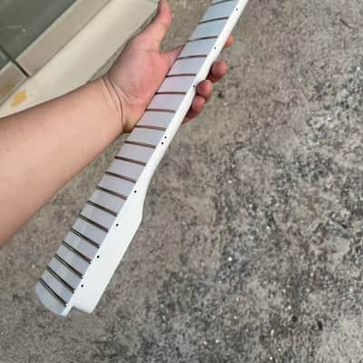 Left hand Round stainless steel 22 frets White gloss finish Maple guitar neck 25.5inch hole 10mm image 3
