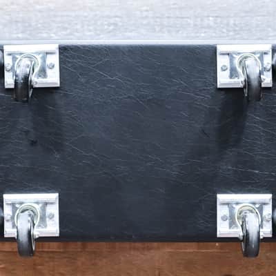 Mesa Boogie 2x12 Recto Vertical Slant 120-Watt 8-Ohm Guitar Cabinet w/Cover image 7