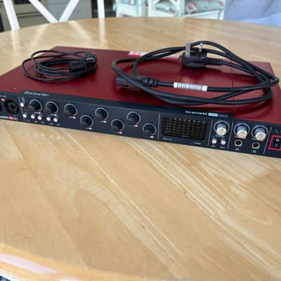 Focusrite Scarlett 18i20 (1st Gen) 2016 - Red image 1