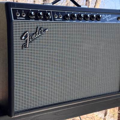 Fender ’65 Deluxe Reverb Reissue 22-Watt 1x12 Tube Combo 2004 - Black with silver tolex image 2