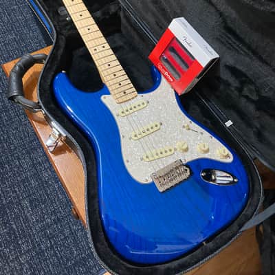 Fender Deluxe Stratocaster P/C Sapphire Blue Transparent image 8