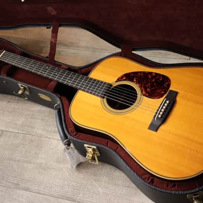 Martin HD28V Natural 2011 image 3