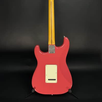 Fender American Professional Classic Stratocaster - Faded Dakota Red image 5