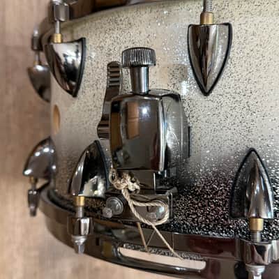 Orange County Drum & Percussion 25-ply Maple Vented Snare Drum 2020 - Silver Sparkle Fade 14x7 image 5