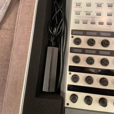 Akai MPC X SE (Special Edition) 2020s - Retro with Analog Case image 9
