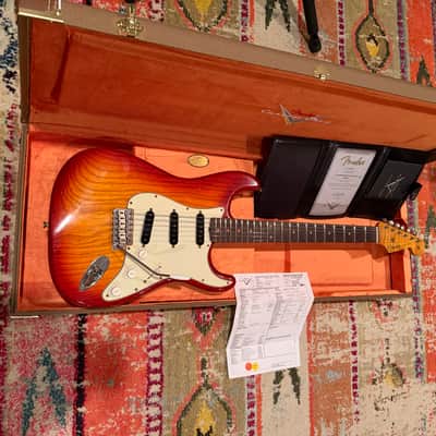 Fender Custom Shop '62 Stratocaster Limited Edition Exclusive Flamethrower Journeyman Relic 2025 Aged Cherry Sunburst image 2