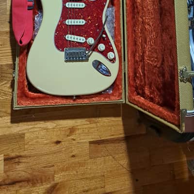 Fender American Deluxe Stratocaster 2005-2006 - Blonde image 7