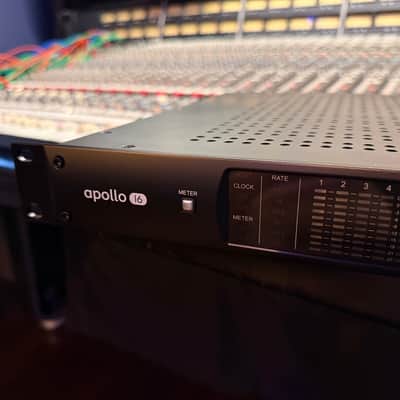 Universal Audio Apollo 16 18x20 Thunderbolt 2 Audio Interface with UAD DSP - Black image 2