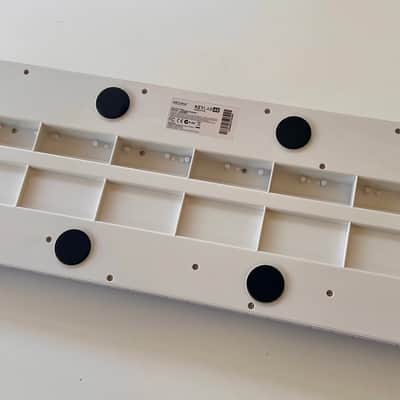 Arturia KeyLab Essential 49 MkIII MIDI Controller 2020 - Present - White image 2