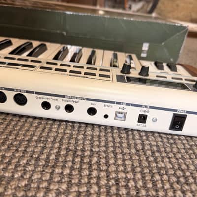 Arturia Analog Laboratory Experience 49-Key Keyboard Controller 2010 - 2014 - White image 2
