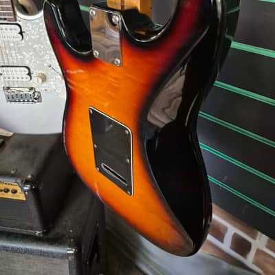 Fender Classic Series Stratocaster 3-Colour Sunburst 2003 Electric Guitar image 14