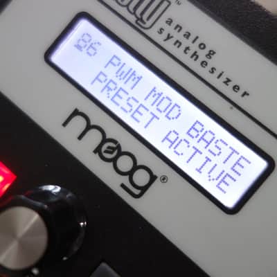 Moog Slim Phatty 2 (with wooden frame) image 6