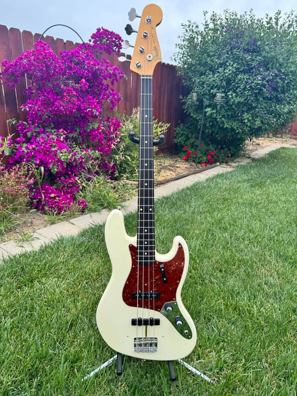 Fender Custom Shop 1961 Jazz Bass Closet Classic Custom Shop 2012 - Artic White Nitro (Relic Checking) image 1