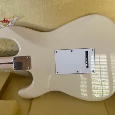 Fender Licensed Warmoth Stratocaster 2026 - Vintage White image 13