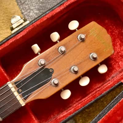 Gibson Melody Maker D with Vibrola 1967 - Pelham Blue image 8