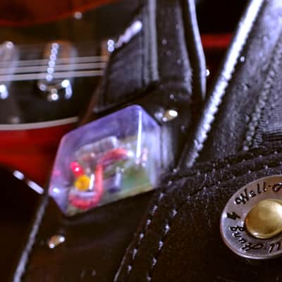 Well-Hung "PerfecTONE" guitar strap, 3" wide Prototype w/Aural Excitement circuit, BlackBird image 7
