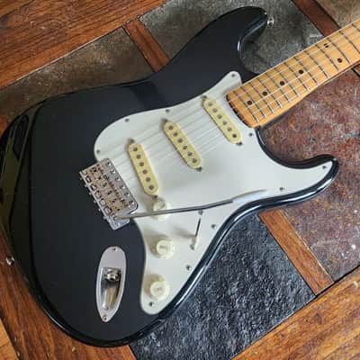 Fender Squier strat vintage MIJ SSS E serial w/bag 1987 - blk image 1