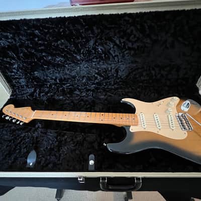 Fender Eric Johnson Stratocaster with Maple Fretboard 2005 - Present - 2-Color Sunburst image 7