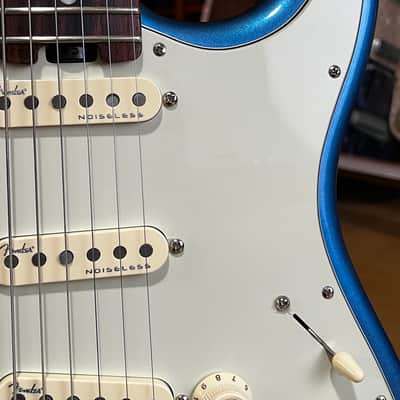 2016 Fender American Elite Stratocaster – Sky Burst Metallic – OHSC image 4