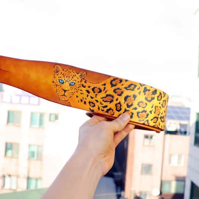 burnyblack custom made guitar strap leather - leopard pattern 1 yellow image 13