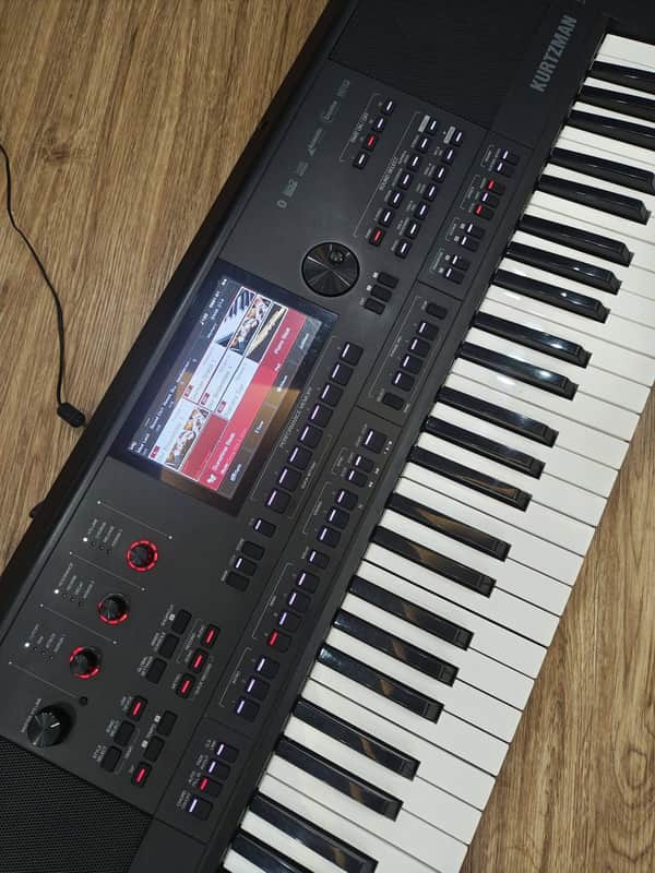 Kurtzman SV800 61-Key Professional Arranger Workstation - Black image 1