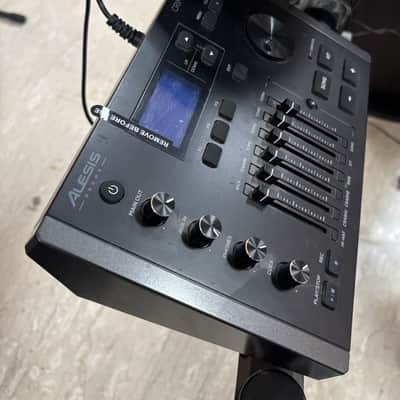Alesis Crimson III Kit 9-piece electronic drum kit with Crimson III module... image 3