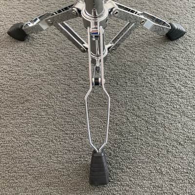 Pearl S900/S2000 Gyro-Lock Heavy-Duty Double Braced Snare Drum Stand image 5