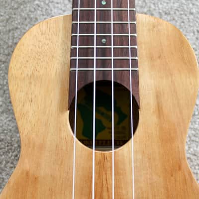 Big Island Ukulele Co. Solid Golden Koa Soprano KT-SPS W/ Carrying Case image 17