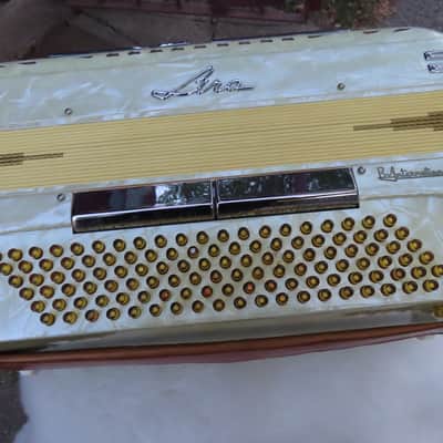LIRA INTERNATIONAL MODEL 20 CENTRAMATIC 1959 3/4 120 BASS ACCORDION  GOLD SPARKLE MOTHER of WHITE PEARL IMMACULATE! image 5