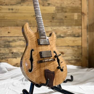 Custom Manoli Meridian 2026 - Natural image 1