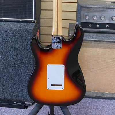 Used 1994 Fender 40th Anniversary American Standard Stratocaster with Rosewood Fretboard image 8