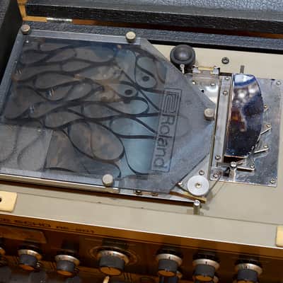Roland RE-201 Space Echo Tape Delay Reverb image 5