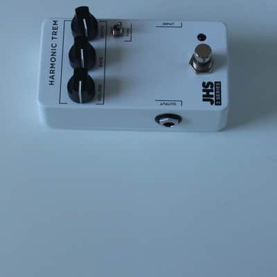 JHS 3 Series Harmonic Trem 2022 - Present - White image 5
