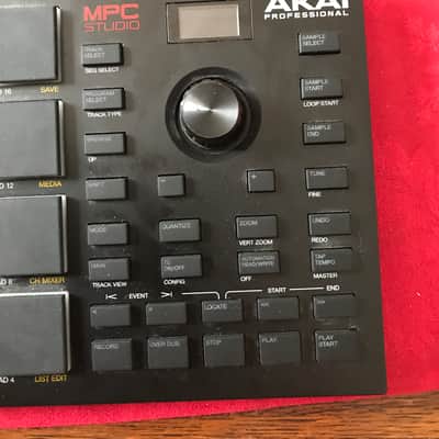 Akai MPC Studio Music Production Controller 2021 - Present - Black image 4