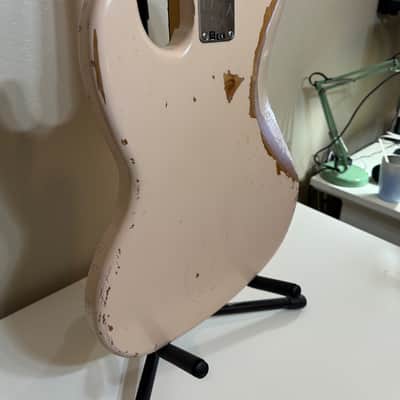 2018 Fender Flea Jazz Bass Road Worn Shell Pink - Mint Condition + G&G Hardshell Case image 7