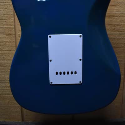 New York Pro Stratocaster 2000's - Blue image 9