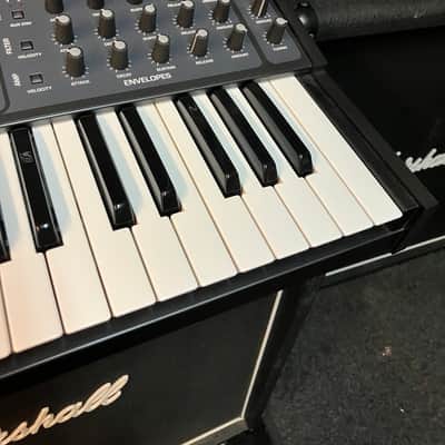 Sequential Pro 3 37-Key 3-Voice Monophonic / Paraphonic Synthesizer 2020 - Present - Black with Wood Sides image 7