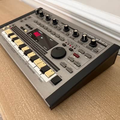 Roland MC-303 Groovebox 1990 - 1998 - Silver image 3