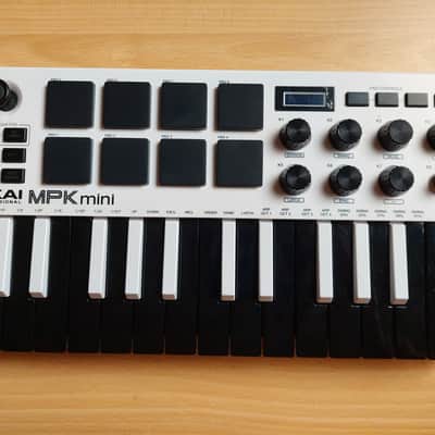 Akai MPK mini 2021 - Special Edition White image 3