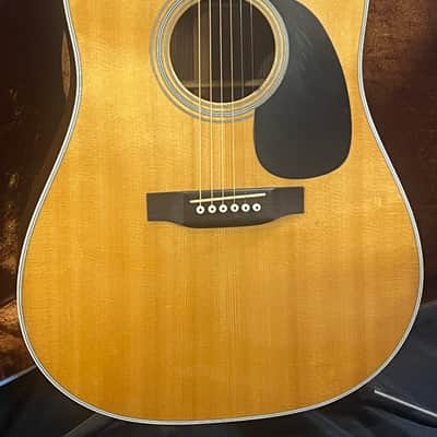 Martin D-28 1981 Natural With original Hardshell case image 2