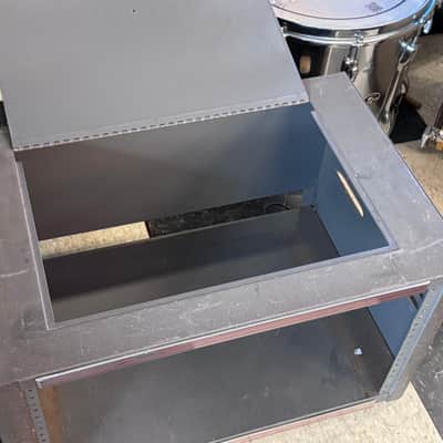 Shure 6 space 19” rack case Mid-Century image 6