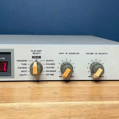 Akai XE8 MIDI Drum Expander Module 1989 Sand Grey image 3