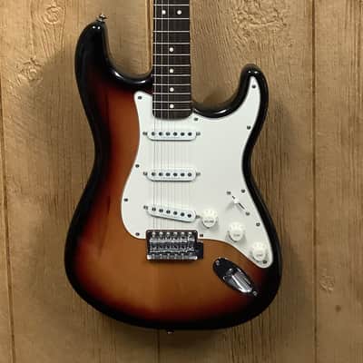 Vintage Modified 70s Squier Strat by Fender image 2