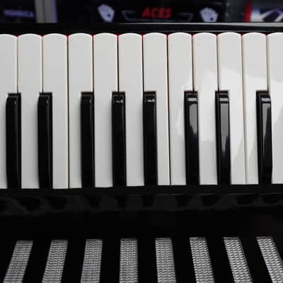 Hohnica Student X II Piano Accordion image 2